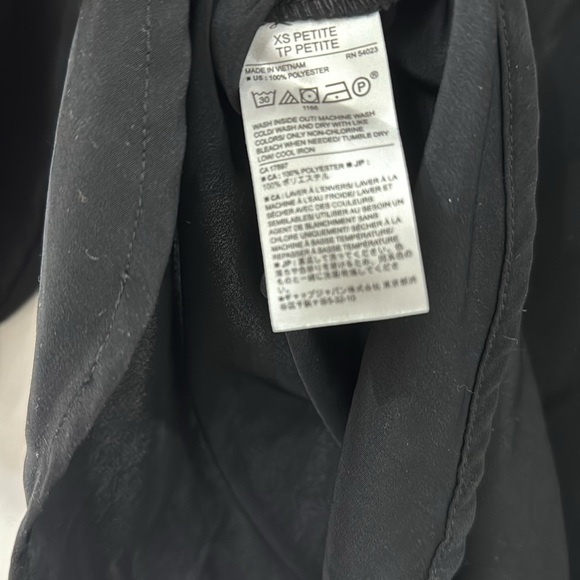 Banana Republic black puff sleeve blouse - Picture 6 of 7